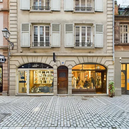 2 Pieces Tres Calme Aux Pieds De La Cathedrale Apartman Strasbourg